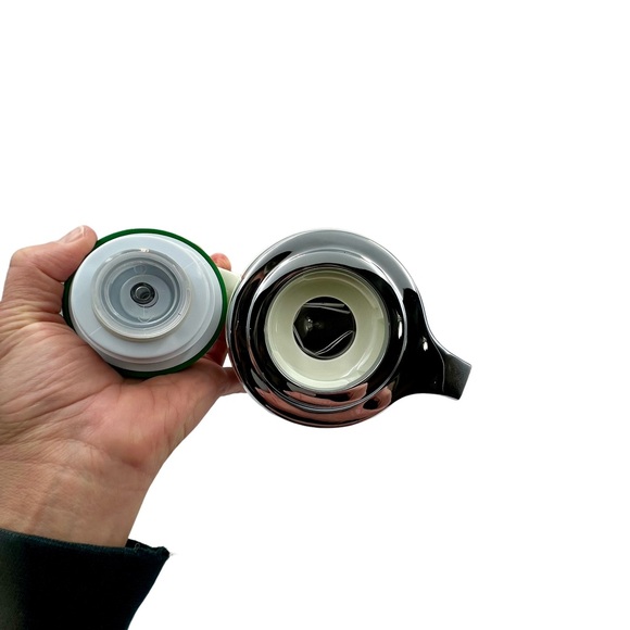 Spode Christmas Tree Thermal Carafe Serves Hot or Cold Liquids 1 Liter NIB - Picture 11 of 15